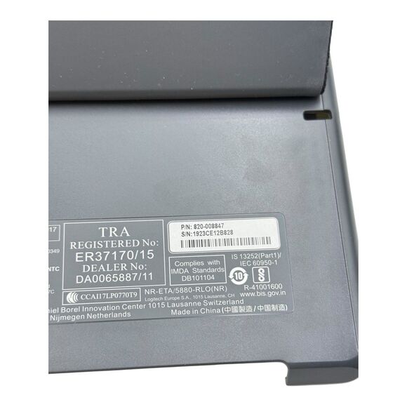 Logitech Logi Slim Folio Case For iPad w/ Bluetooth Keyboard Model: Y-R0051 - Picture 4 of 4